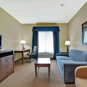Two Bedroom Suite One King Two Queen Beds Non-Smoking